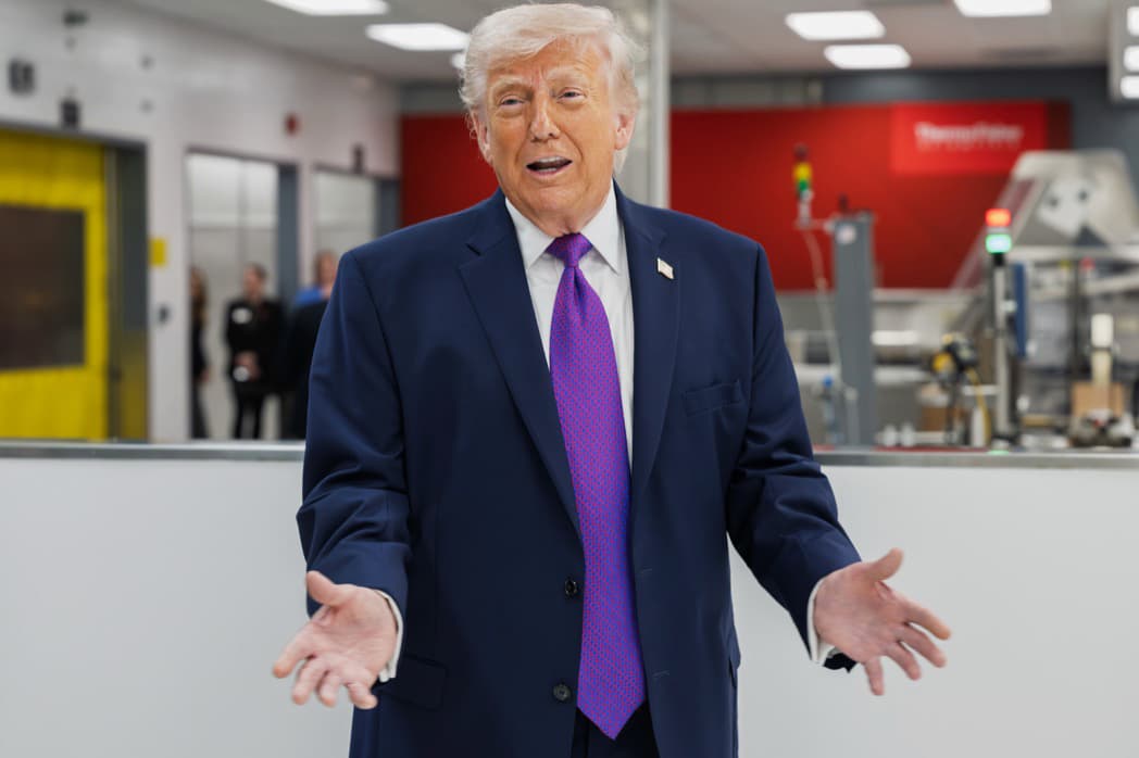 President Donald Trump speaking at corporate manufacturing facility event — Cincinnati event photographer K Dalton